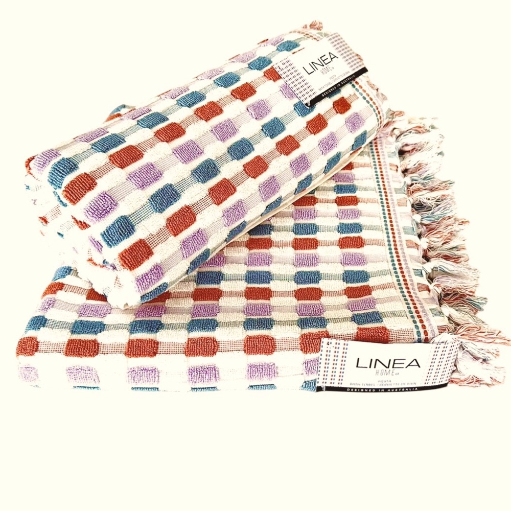 Linea Cotton Bath Towels Set of 2 Fringe NWT